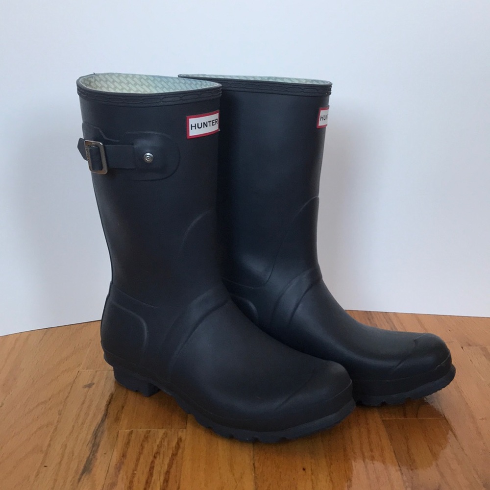 Navy blue short Hunter rain boots